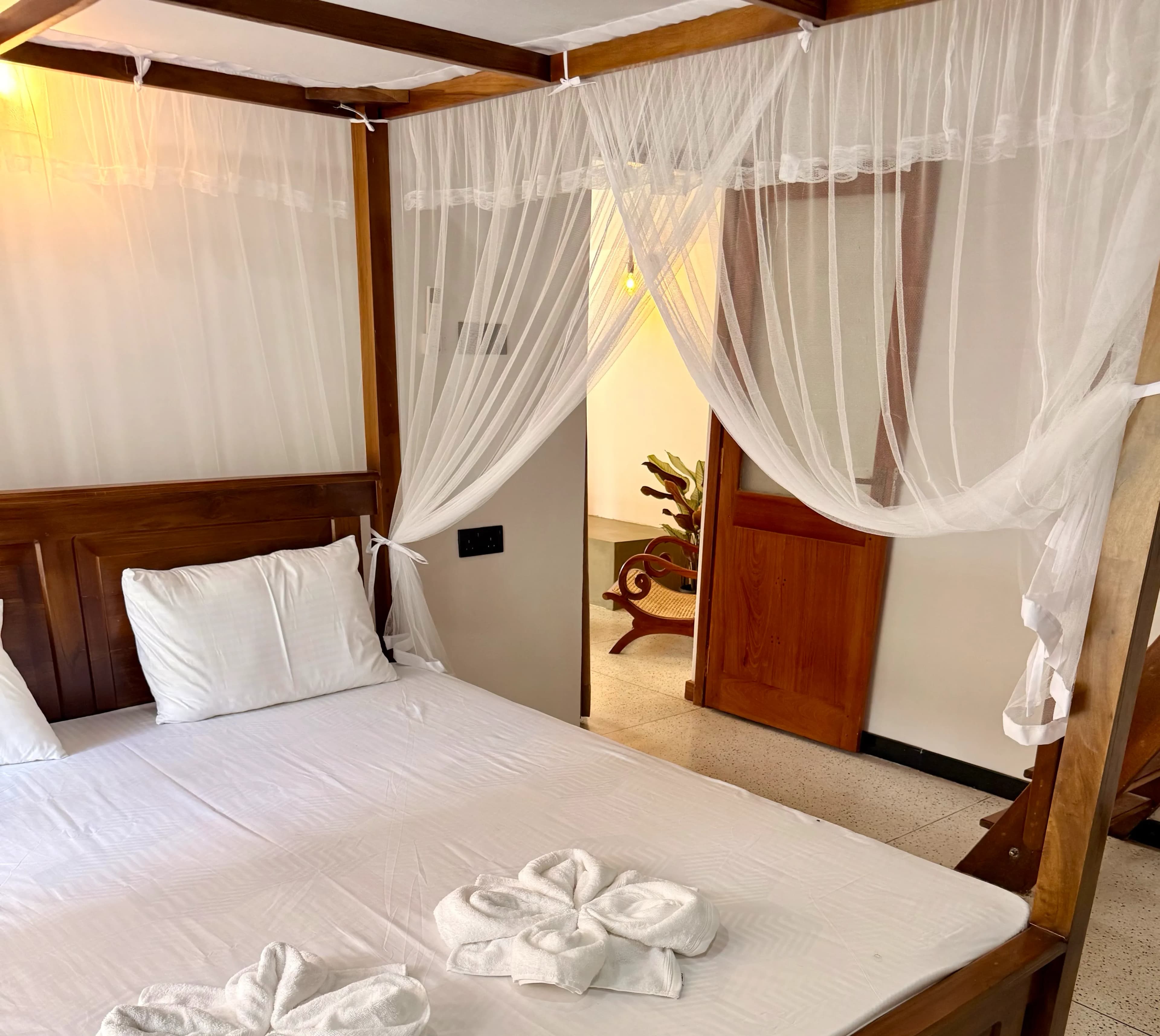 Karutha Colomban image 3